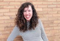 Stephanie Corona Khổng lồ